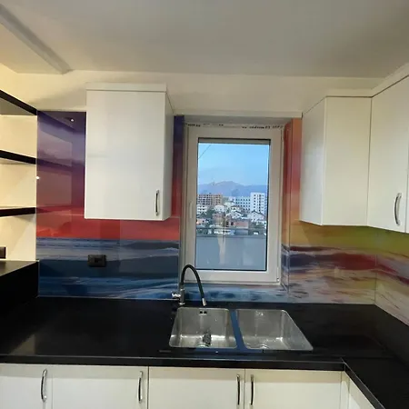 Luxury Apartment *